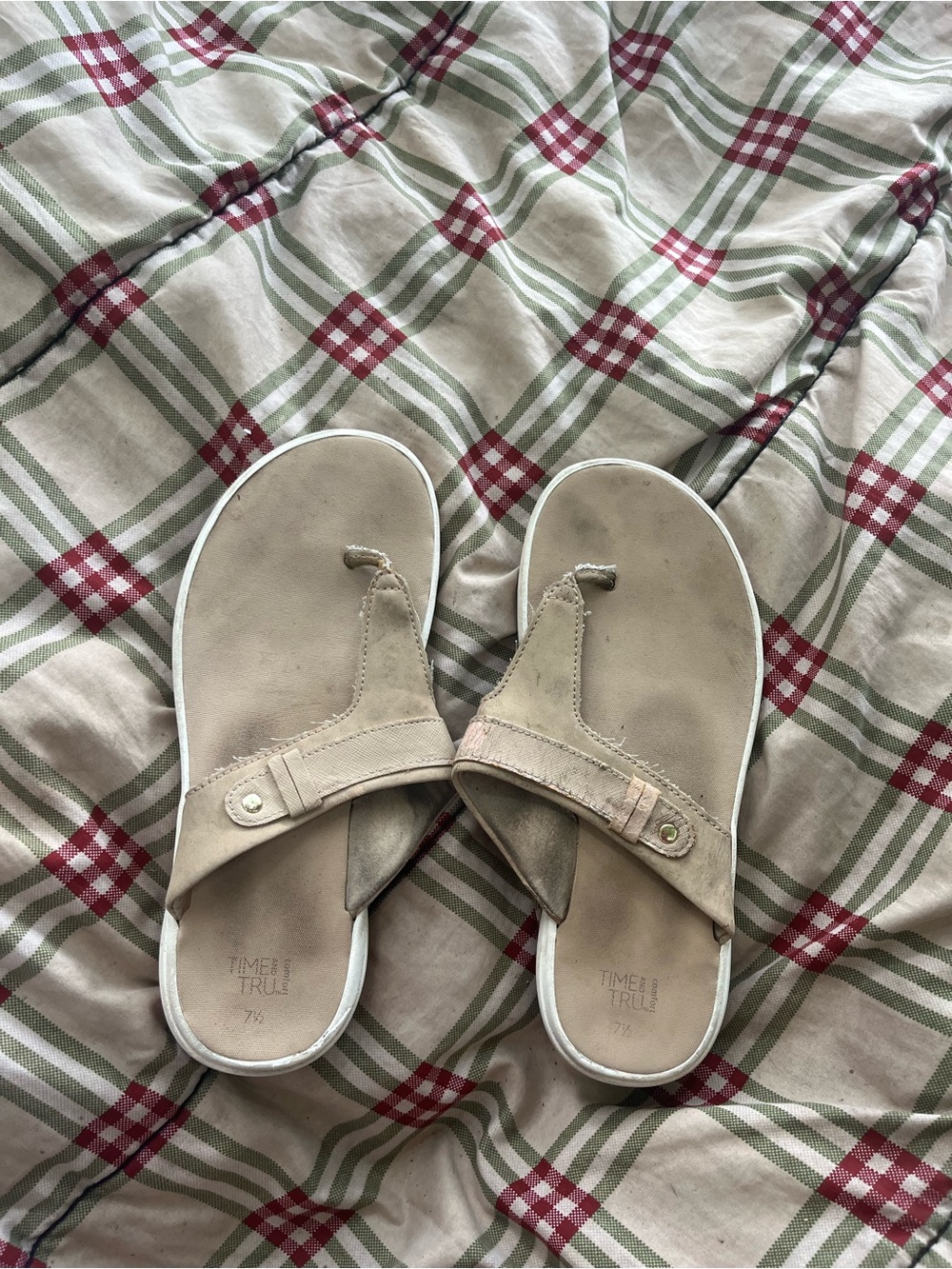 Time and Tru Beige/Tan Women's Suede Toe-Post Sandals